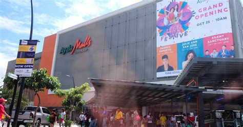 miniso ayala malls cloverleaf